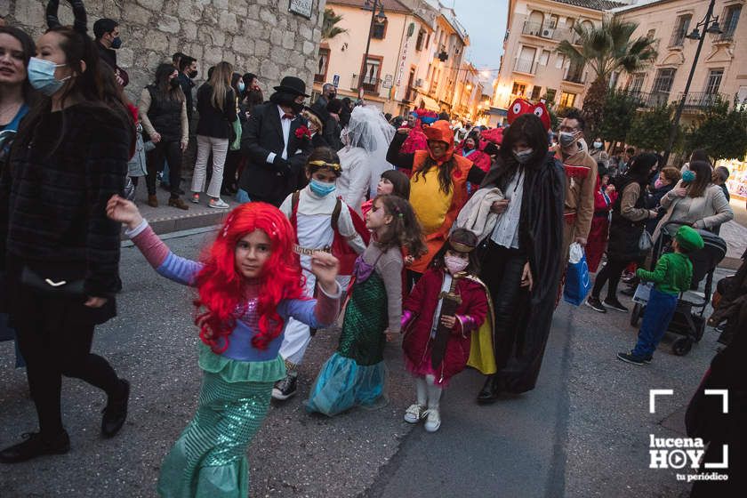 GALERÍA: El Pasacalles llena de alegría y colorido las calles del centro de Lucena