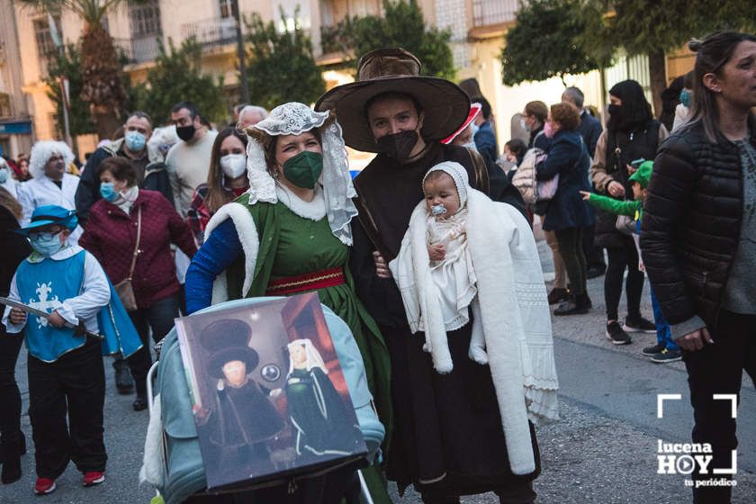 GALERÍA: El Pasacalles llena de alegría y colorido las calles del centro de Lucena