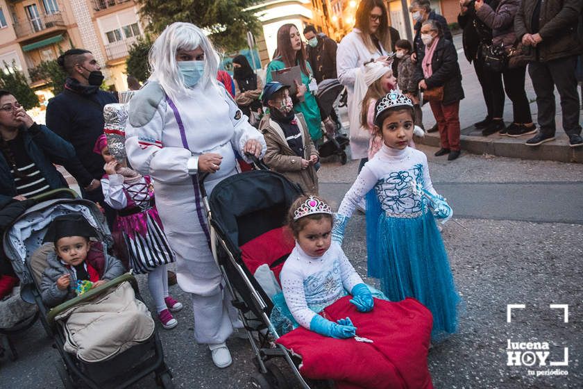 GALERÍA: El Pasacalles llena de alegría y colorido las calles del centro de Lucena