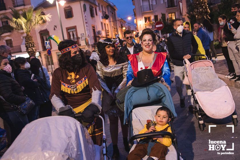 GALERÍA: El Pasacalles llena de alegría y colorido las calles del centro de Lucena