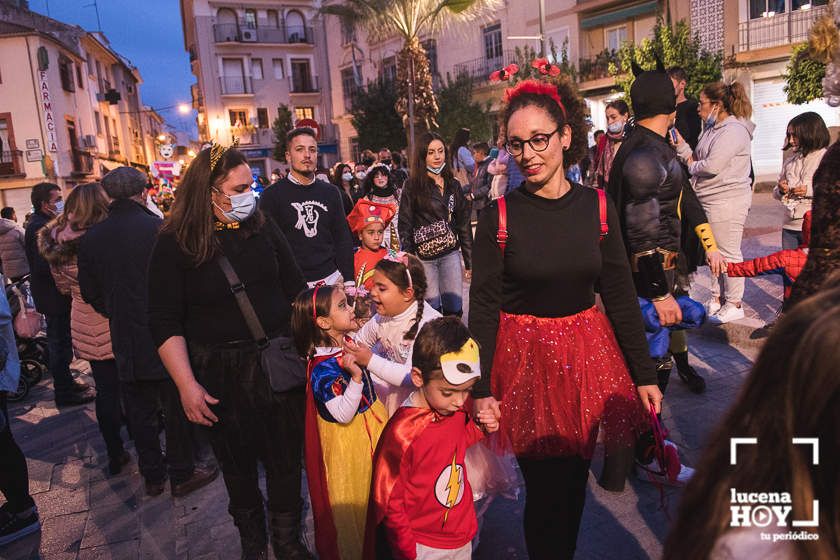 GALERÍA: El Pasacalles llena de alegría y colorido las calles del centro de Lucena