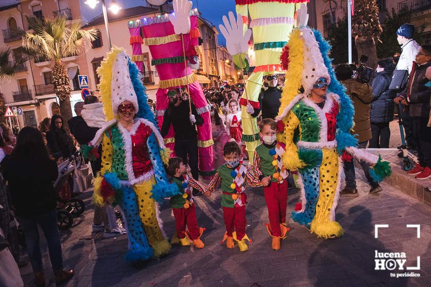 GALERÍA: El Pasacalles llena de alegría y colorido las calles del centro de Lucena