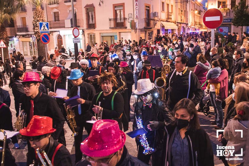 GALERÍA: El Pasacalles llena de alegría y colorido las calles del centro de Lucena