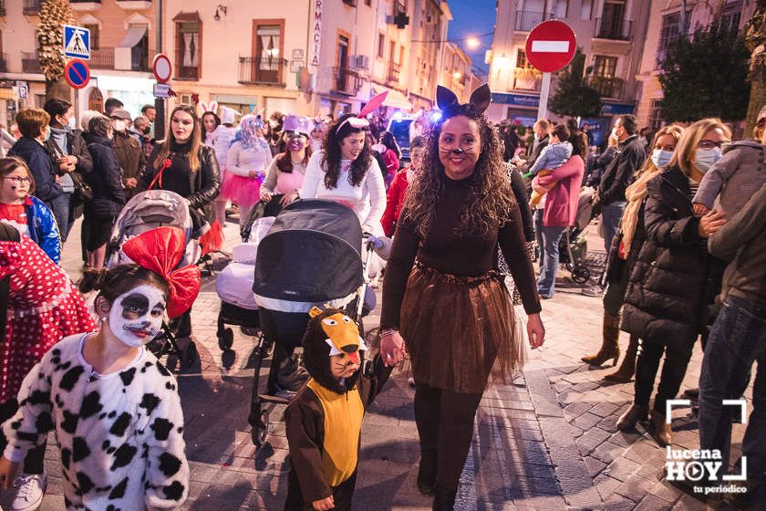 GALERÍA: El Pasacalles llena de alegría y colorido las calles del centro de Lucena