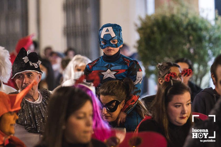 GALERÍA: El Pasacalles llena de alegría y colorido las calles del centro de Lucena