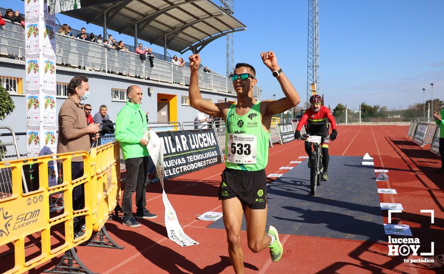 GALERÍA III: Las fotos de la VIII Media Maratón de Lucena: La alegría de llegar a la meta