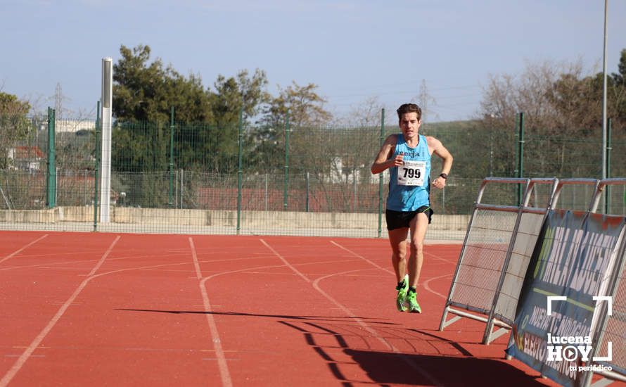 GALERÍA III: Las fotos de la VIII Media Maratón de Lucena: La alegría de llegar a la meta