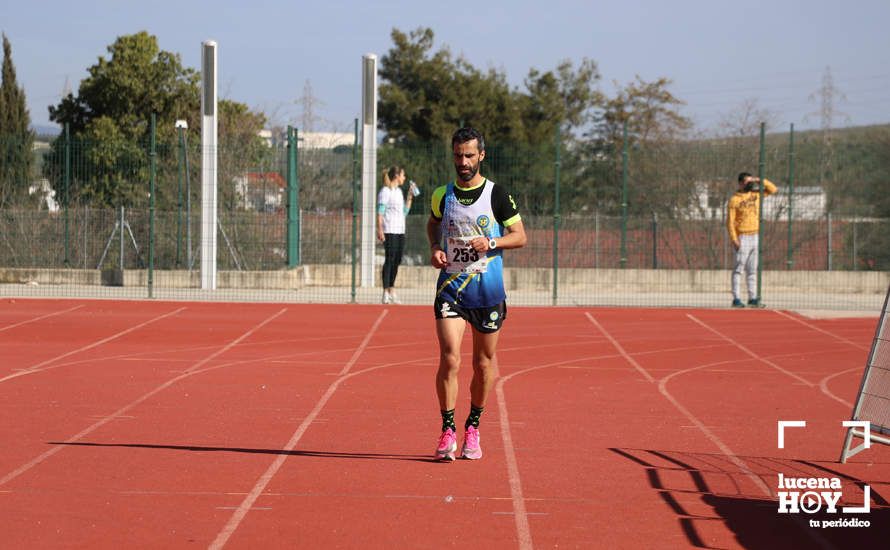 GALERÍA III: Las fotos de la VIII Media Maratón de Lucena: La alegría de llegar a la meta