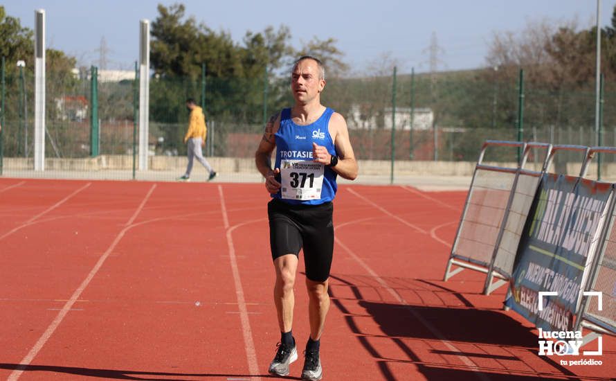 GALERÍA III: Las fotos de la VIII Media Maratón de Lucena: La alegría de llegar a la meta