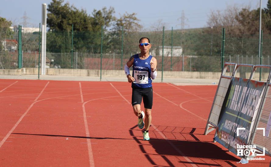 GALERÍA III: Las fotos de la VIII Media Maratón de Lucena: La alegría de llegar a la meta