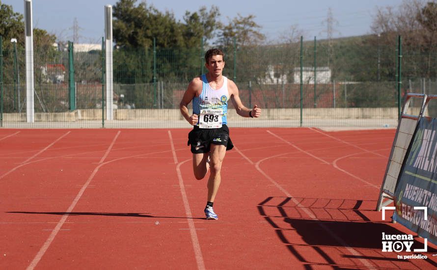 GALERÍA III: Las fotos de la VIII Media Maratón de Lucena: La alegría de llegar a la meta