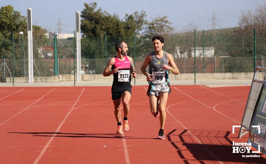 GALERÍA III: Las fotos de la VIII Media Maratón de Lucena: La alegría de llegar a la meta