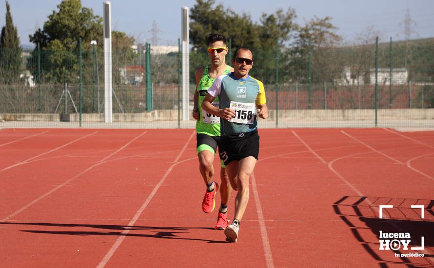 GALERÍA III: Las fotos de la VIII Media Maratón de Lucena: La alegría de llegar a la meta