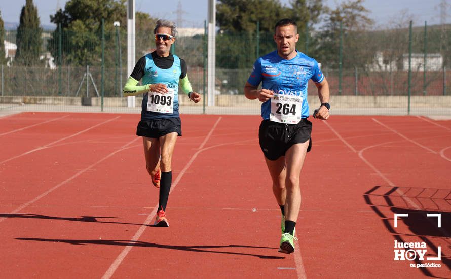 GALERÍA III: Las fotos de la VIII Media Maratón de Lucena: La alegría de llegar a la meta