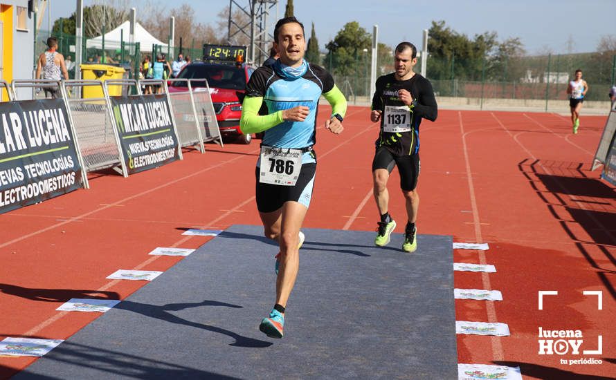 GALERÍA III: Las fotos de la VIII Media Maratón de Lucena: La alegría de llegar a la meta