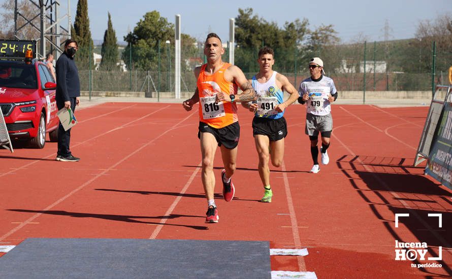 GALERÍA III: Las fotos de la VIII Media Maratón de Lucena: La alegría de llegar a la meta