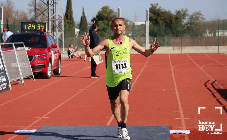 GALERÍA III: Las fotos de la VIII Media Maratón de Lucena: La alegría de llegar a la meta