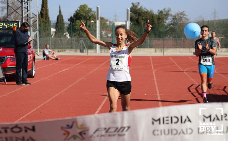 GALERÍA III: Las fotos de la VIII Media Maratón de Lucena: La alegría de llegar a la meta