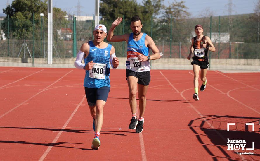 GALERÍA III: Las fotos de la VIII Media Maratón de Lucena: La alegría de llegar a la meta