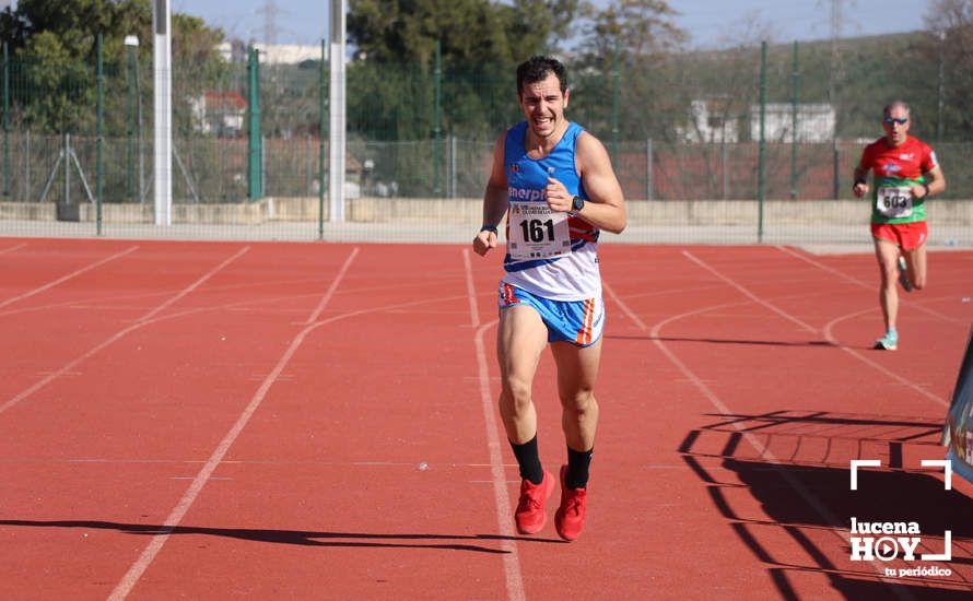 GALERÍA III: Las fotos de la VIII Media Maratón de Lucena: La alegría de llegar a la meta