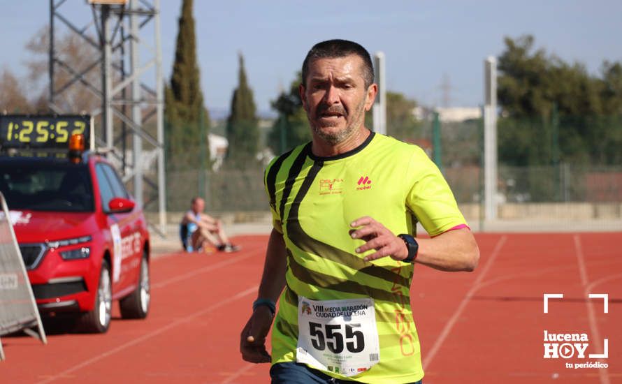 GALERÍA III: Las fotos de la VIII Media Maratón de Lucena: La alegría de llegar a la meta