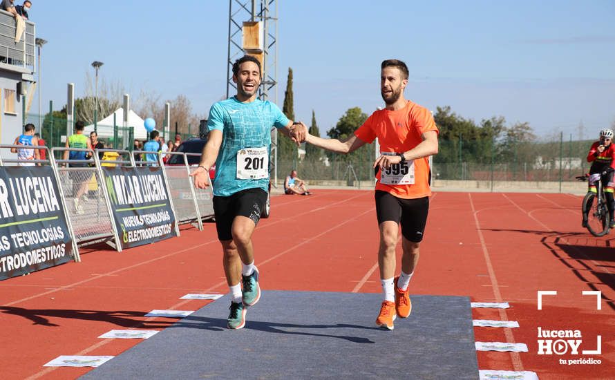 GALERÍA III: Las fotos de la VIII Media Maratón de Lucena: La alegría de llegar a la meta