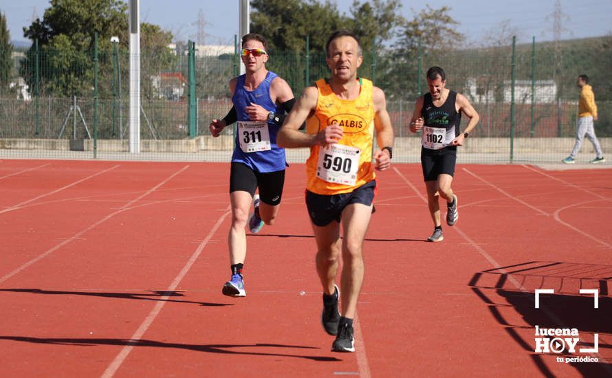 GALERÍA III: Las fotos de la VIII Media Maratón de Lucena: La alegría de llegar a la meta