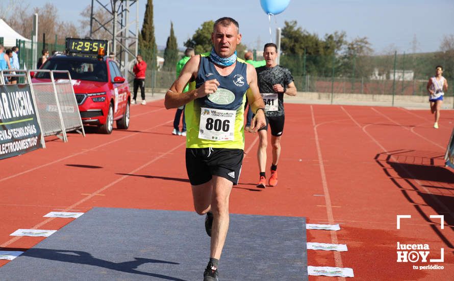 GALERÍA III: Las fotos de la VIII Media Maratón de Lucena: La alegría de llegar a la meta