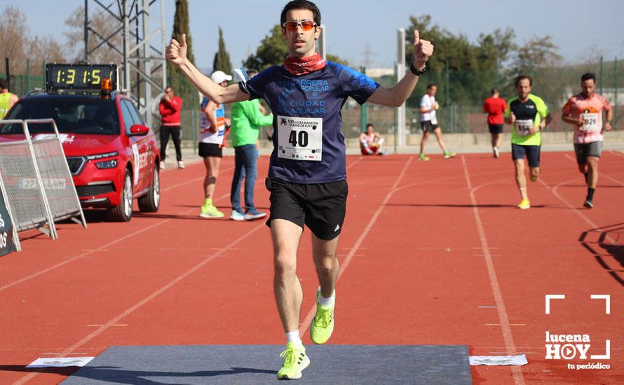 GALERÍA III: Las fotos de la VIII Media Maratón de Lucena: La alegría de llegar a la meta