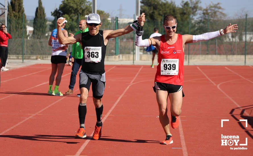 GALERÍA III: Las fotos de la VIII Media Maratón de Lucena: La alegría de llegar a la meta