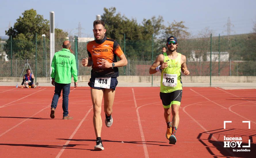 GALERÍA III: Las fotos de la VIII Media Maratón de Lucena: La alegría de llegar a la meta