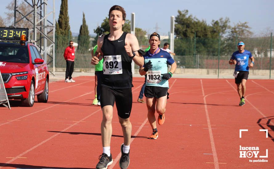 GALERÍA III: Las fotos de la VIII Media Maratón de Lucena: La alegría de llegar a la meta