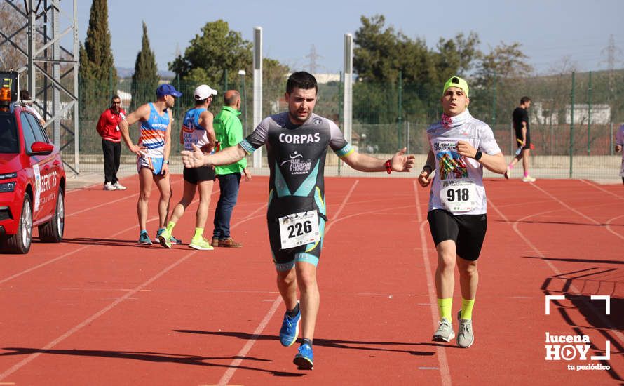 GALERÍA III: Las fotos de la VIII Media Maratón de Lucena: La alegría de llegar a la meta