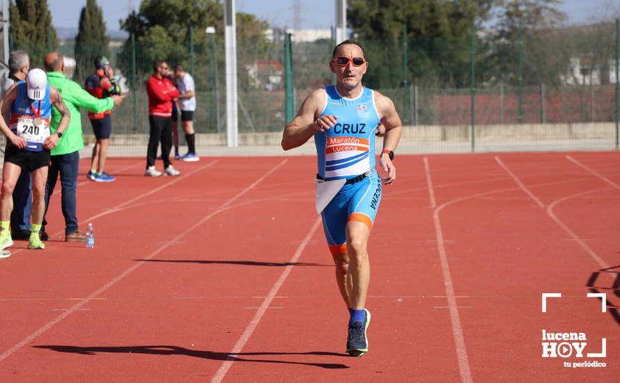 GALERÍA III: Las fotos de la VIII Media Maratón de Lucena: La alegría de llegar a la meta