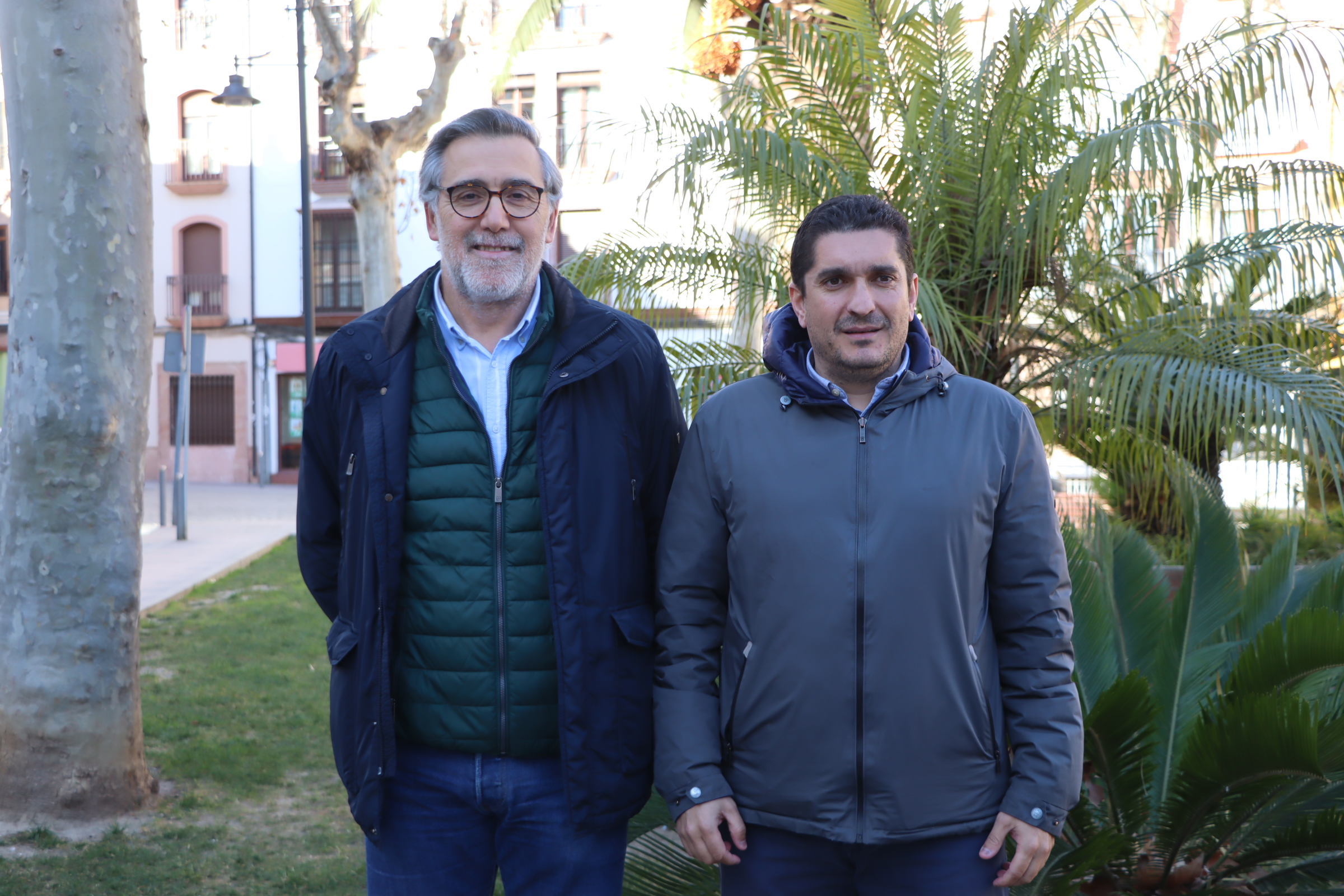 Alberto Lora, y el presidente del club lucentino, Juan Leonardo Jiménez han presentado hoy este torneo de balonmano