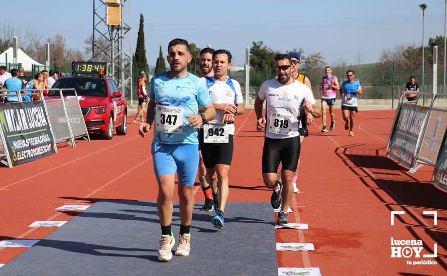 GALERÍA III: Las fotos de la VIII Media Maratón de Lucena: La alegría de llegar a la meta