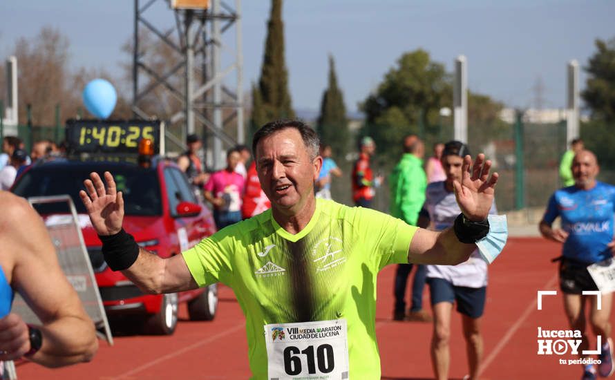 GALERÍA III: Las fotos de la VIII Media Maratón de Lucena: La alegría de llegar a la meta