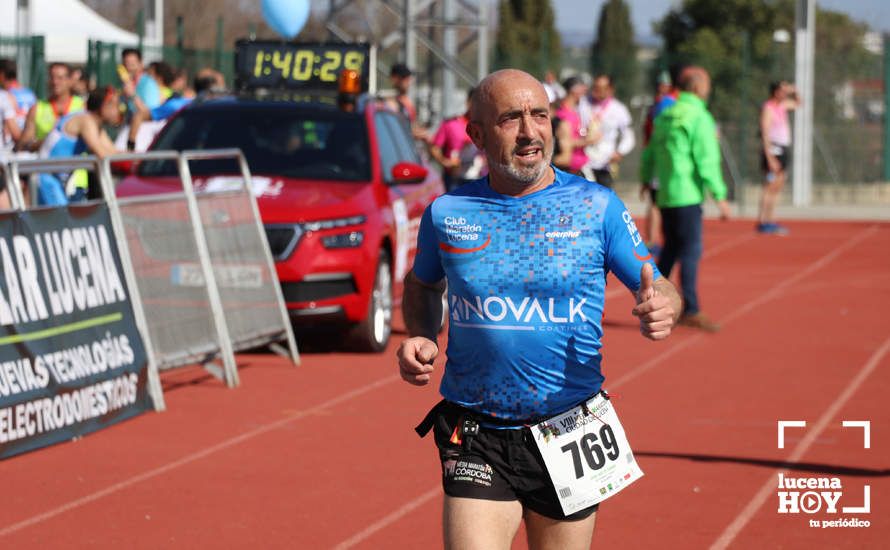 GALERÍA III: Las fotos de la VIII Media Maratón de Lucena: La alegría de llegar a la meta