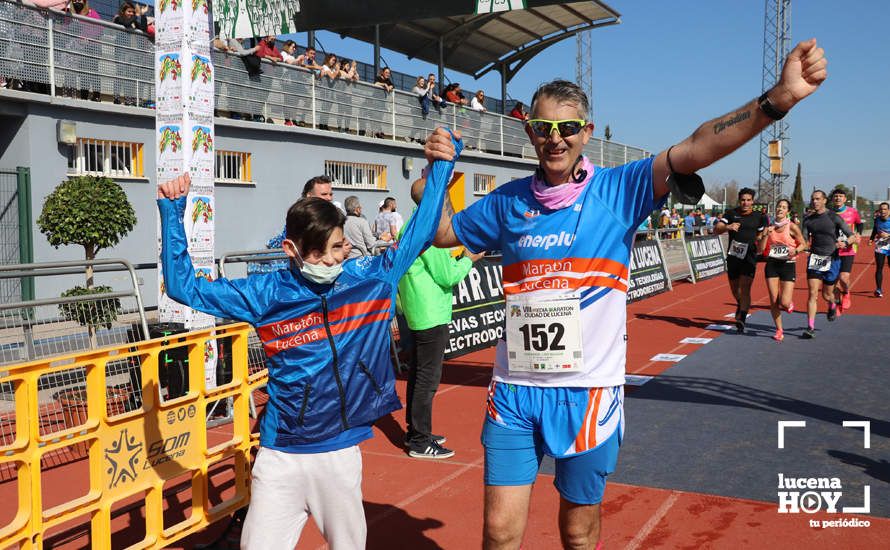 GALERÍA III: Las fotos de la VIII Media Maratón de Lucena: La alegría de llegar a la meta