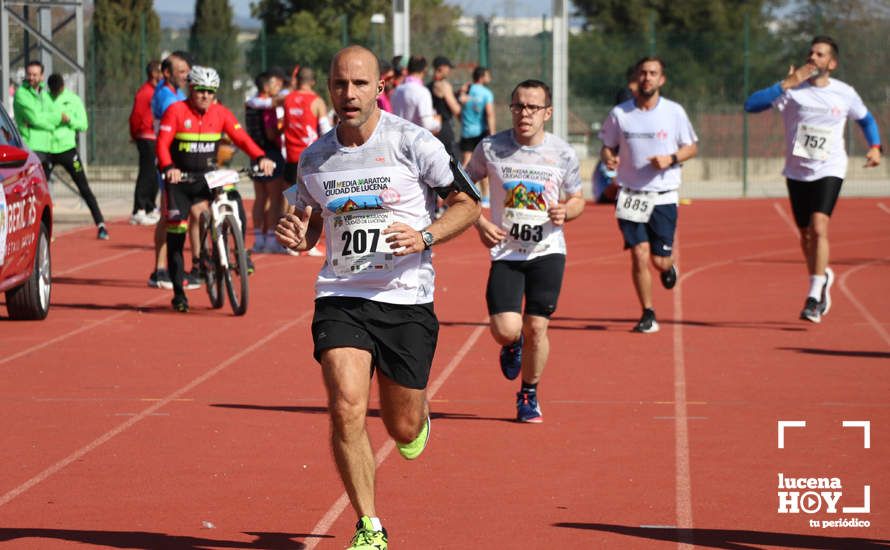 GALERÍA III: Las fotos de la VIII Media Maratón de Lucena: La alegría de llegar a la meta GALERÍA III: Las fotos de la VIII Media Maratón de Lucena: La alegría de llegar a la meta