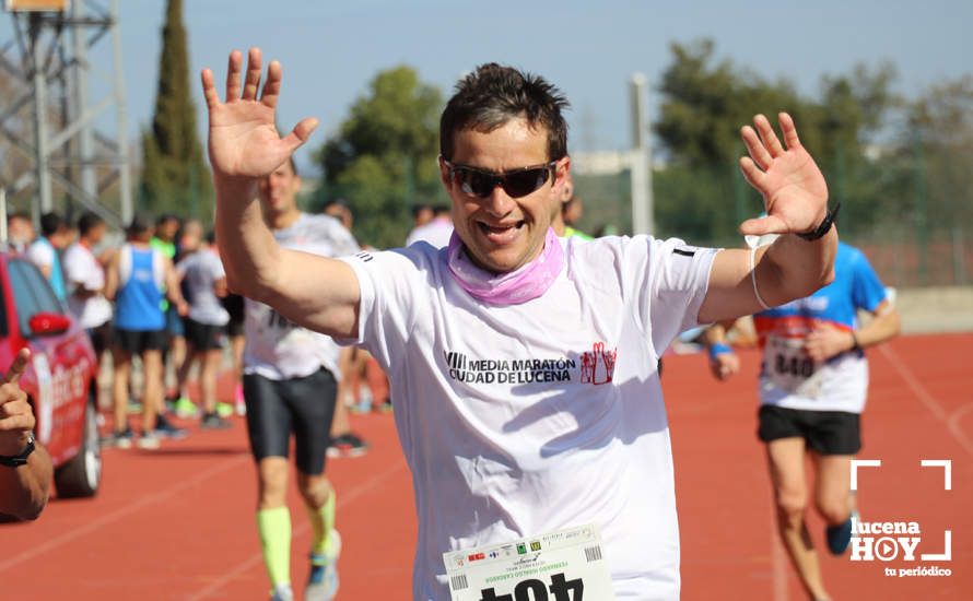 GALERÍA III: Las fotos de la VIII Media Maratón de Lucena: La alegría de llegar a la meta GALERÍA III: Las fotos de la VIII Media Maratón de Lucena: La alegría de llegar a la meta
