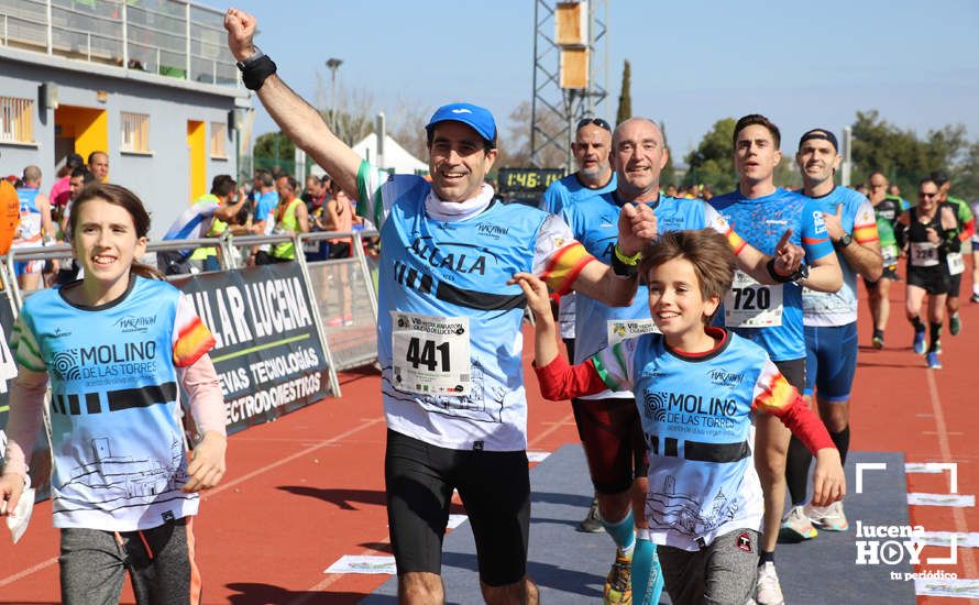 GALERÍA III: Las fotos de la VIII Media Maratón de Lucena: La alegría de llegar a la meta