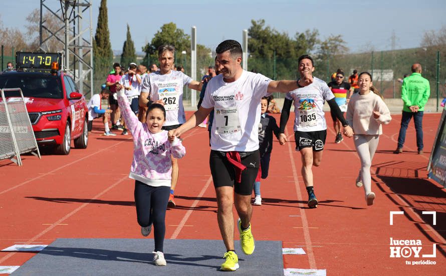 GALERÍA III: Las fotos de la VIII Media Maratón de Lucena: La alegría de llegar a la meta