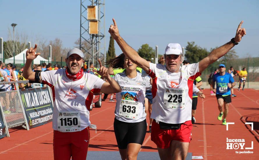 GALERÍA III: Las fotos de la VIII Media Maratón de Lucena: La alegría de llegar a la meta