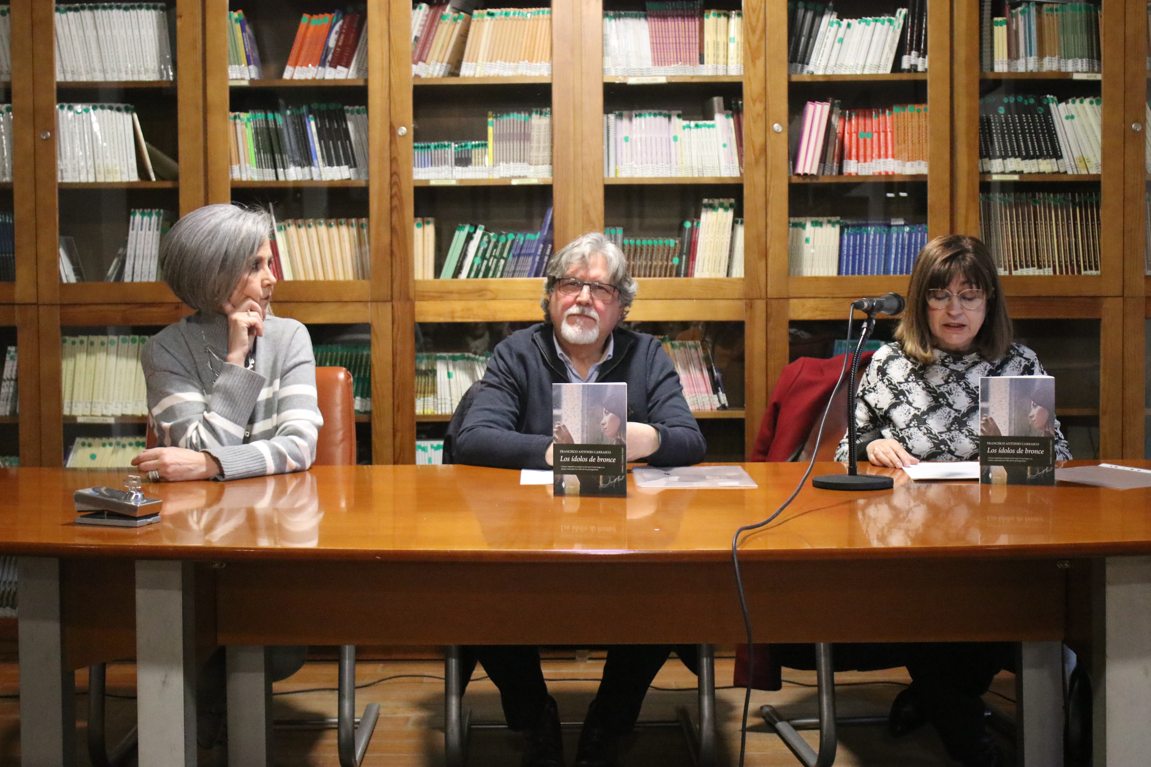 Presentación de “Los ídolos de bronce”, de Francisco Antonio Carrasco