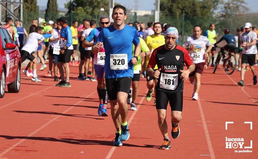 GALERÍA III: Las fotos de la VIII Media Maratón de Lucena: La alegría de llegar a la meta