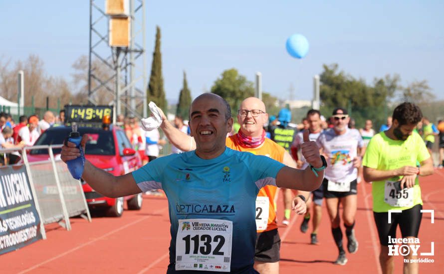 GALERÍA III: Las fotos de la VIII Media Maratón de Lucena: La alegría de llegar a la meta