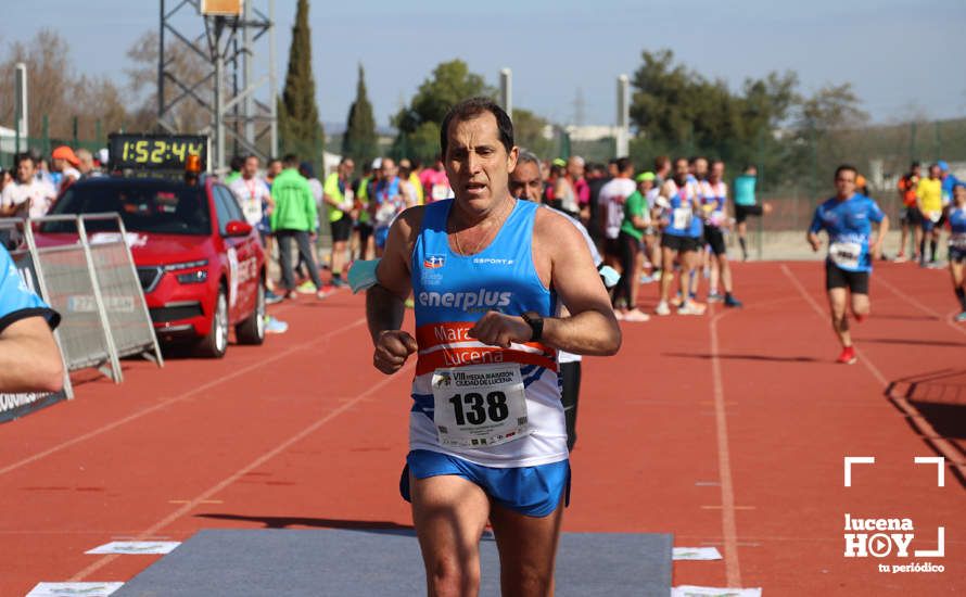 GALERÍA III: Las fotos de la VIII Media Maratón de Lucena: La alegría de llegar a la meta