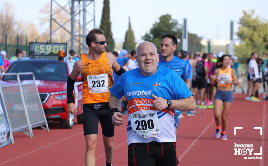 GALERÍA III: Las fotos de la VIII Media Maratón de Lucena: La alegría de llegar a la meta