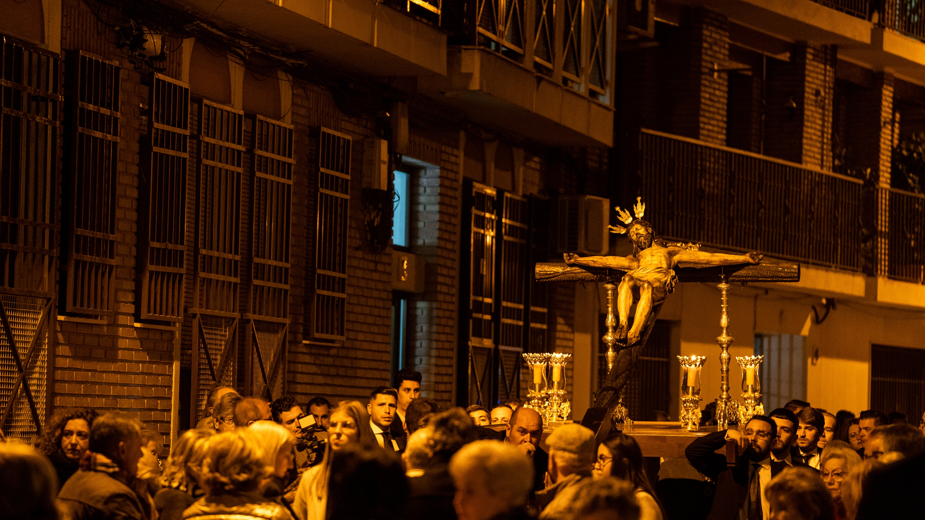 Vía Crucis del Crucificado de la Pasión Vía Crucis del Crucificado de la Pasión
